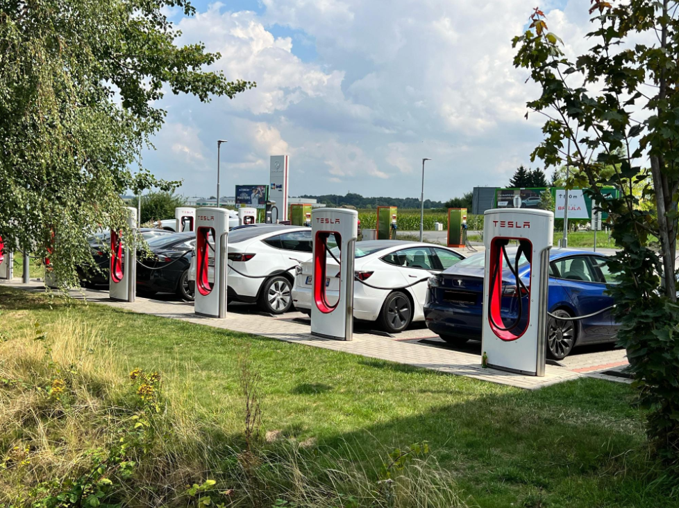 PODPORA E MOBILITY V ESKU VL DA TEDRO PRISPEJE NA ELEKTROMOBIL PODPORA E MOBILITY V ESKU VL DA TEDRO PRISPEJE NA ELEKTROMOBIL