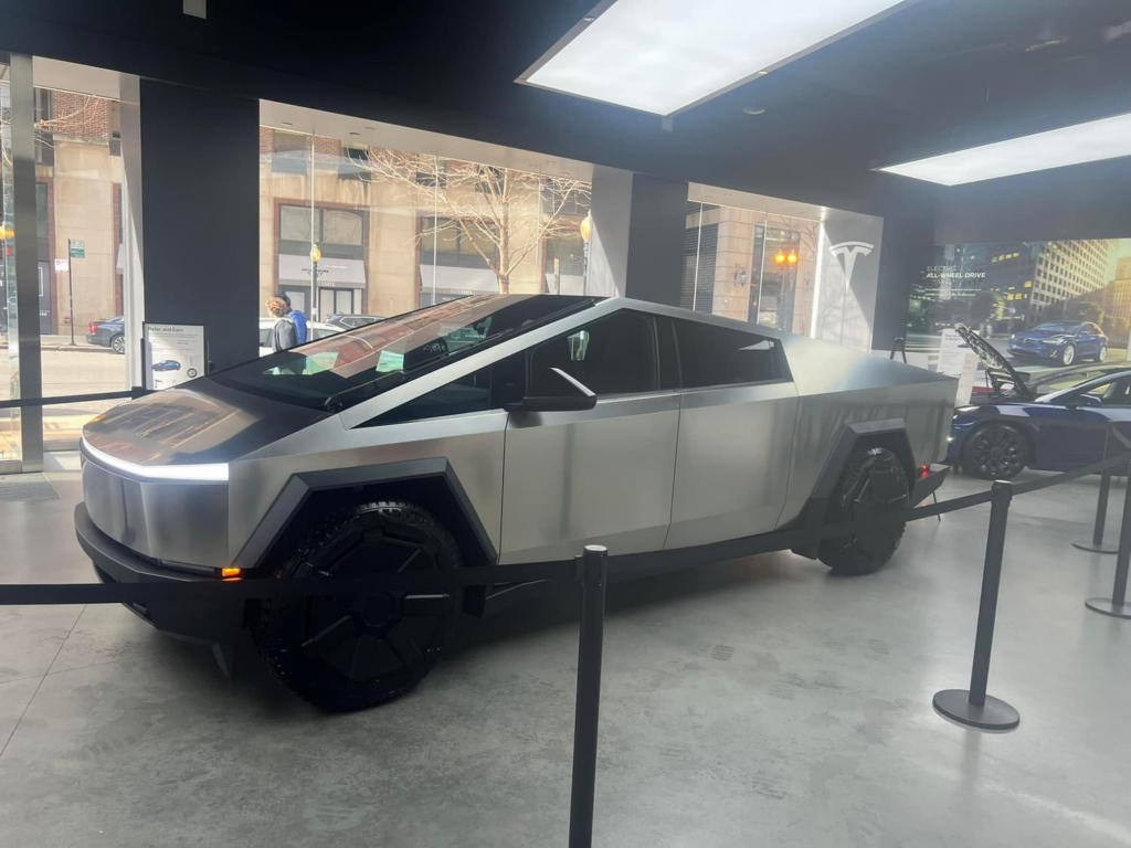 Tesla Cybertruck na Slovensku I Foto: X/@niccruzpatane